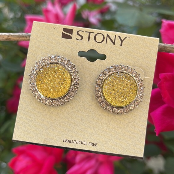 Circle Earrings - Picture 3 of 17